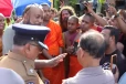 කොළඹ යළි කැළඹෙයි - සත්‍යග්‍රහයේ නිරත භික්ෂූන් වහන්සේලා සහ කොළඹ නගර සභාවේ නිලධාරීන් අතර උණුසුම් තත්ත්වයක් [VIDEO]