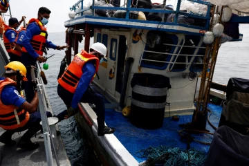 கடல் மார்க்கமாக வெளிநாட்டுக்கு தப்பிச் செல்ல முயன்ற இலங்கையர்கள் கைது