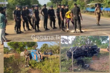 යුධ හමුදාව ගමන් ගත් ට්‍රක් රථයක් අනතුරකට ලක්වෙයි..(PHOTOS)