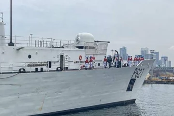 இலங்கை கடற்கரையை நோக்கி வரும் வெளிநாட்டு கப்பல்!