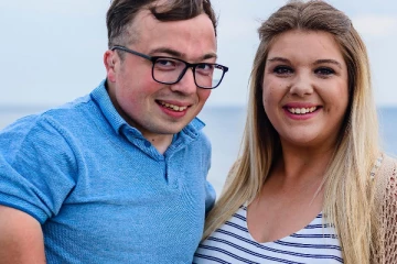 குள்ளமான கணவருக்கு அழகிய பெண் குழந்தை பெற்ற பெண்! கின்னஸ் சாதனை