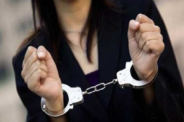 அதீத பக்தியால் தெய்வச்சிலையை திருடிய பெண் | A Woman Who Stole An Idol Out Of Extreme Devotion