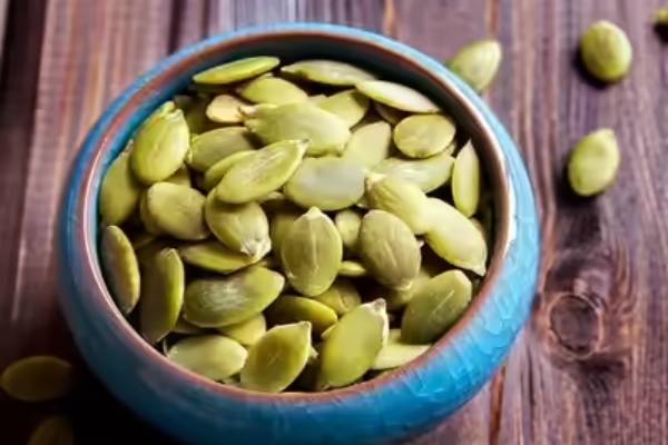 முடியின் நீளத்தை அதிகரிக்க இந்த 3 விதை சாப்பிட்டா போதும் | 3 Seeds Naturally Boost Hair Growth And Thickness