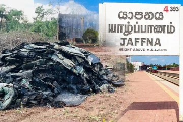 யாழில் மீட்கப்பட்ட பெருமளவிலான இராணுவ அங்கிகள்(படங்கள்)