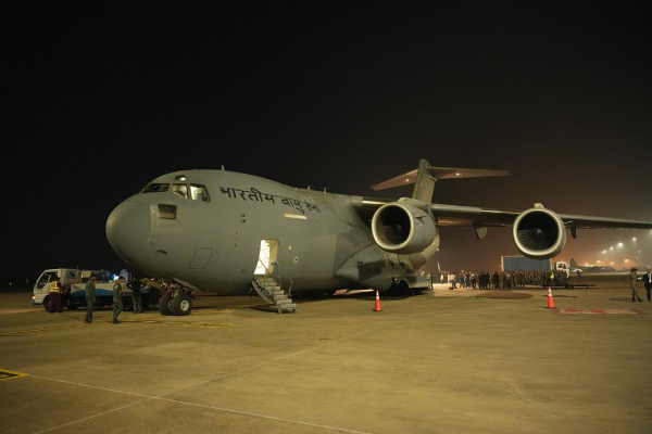தொடரும் இந்திய உதவி : பாலத்தை சுமந்துகொண்டு வந்த இந்திய விமானம் | 8Th Indian Plane Carrying Aid Arrives தொடரும் இந்திய உதவி : பாலத்தை சுமந்துகொண்டு வந்த இந்திய விமானம் | 8Th Indian Plane Carrying Aid Arrives