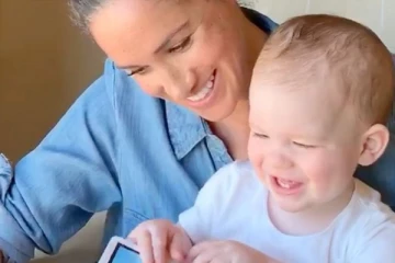 அமெரிக்க குழந்தைபோல் பேசும் இளவரசர் ஹரியின் மகன்: அதிர்ச்சியடைந்துள்ள பிரித்தானிய மக்கள்