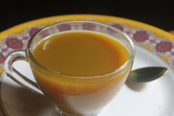 இருமலை அடித்து விரட்டும் கசப்பான இஞ்சி டீ.... 5 நிமிடத்தில் தயார்!