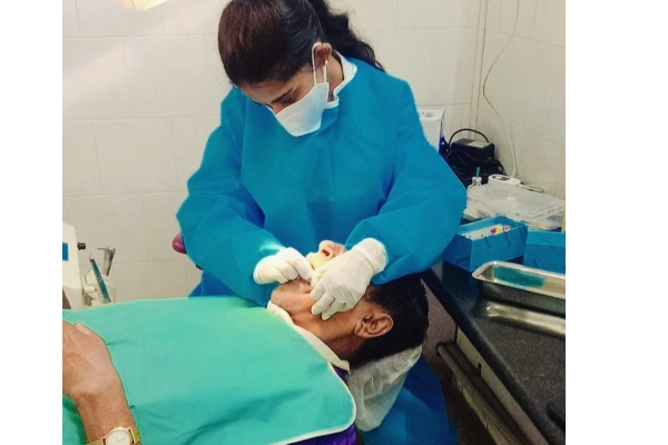 பாடுவதை ஓரம் கட்டி வைத்து விட்டு சூப்பர் சிங்கர் புகழ் பிரியங்கா இப்போ என்ன செய்கின்றார் தெரியுமா? | Super Singer Priyanka Is Now Dentist