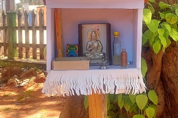 யாழ்ப்பாணத்தில் திடீரென வந்த புத்தர் - பின்னணியில் இராணுவத்தினர் (Video)