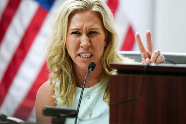 பாலியல் குற்றவாளி; ட்ரம்பிற்கும், எம். பிக்கும் இடையில் முறுகல் | Sex Offender Trump Marjorie Taylor Greene Clash பாலியல் குற்றவாளி; ட்ரம்பிற்கும், எம். பிக்கும் இடையில் முறுகல் | Sex Offender Trump Marjorie Taylor Greene Clash