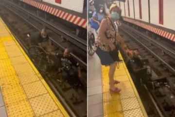 ரயில் பாதையில் சிக்கிய நபரை மீட்ட இளைஞர்... திக் திக் நிமிடங்கள்