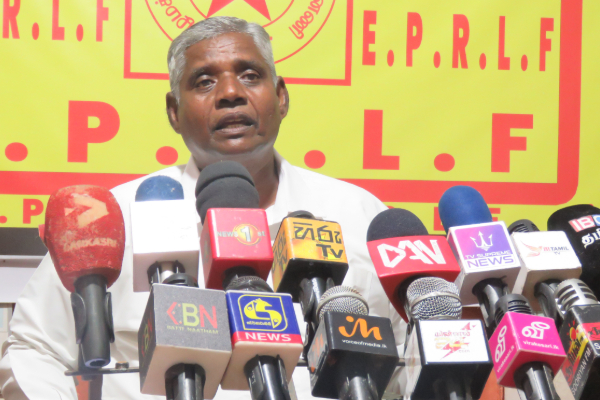 முன்னாள் ஜனாதிபதிகளுக்கு எதிரான பிரேரணையில் தமிழ் எம்.பிக்களின் மௌனம்: எழுந்துள்ள விமர்சனம் | Motion Against Former Presidents Tamil Mps Silence
