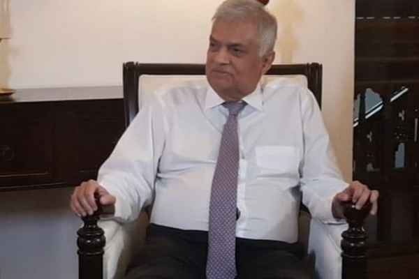 ரணிலின் திடீர் பயணங்கள் - நாமல் உள்ளிட்டோருக்கு பெரும் ஏமாற்றம் | Sri Lanka Political Issue Namal Rajapaksa ரணிலின் திடீர் பயணங்கள் - நாமல் உள்ளிட்டோருக்கு பெரும் ஏமாற்றம் | Sri Lanka Political Issue Namal Rajapaksa