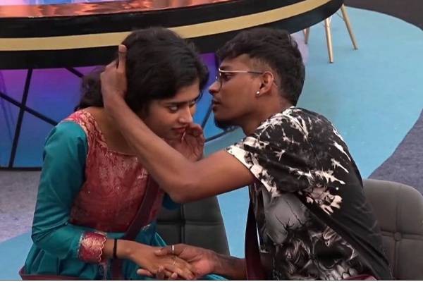 ஜனனியிடமும் வேலையை காட்டும் அசல்கோலார்; கோபத்தில் பொங்கிய ரசிகர்கள் செய்த செயல்!(Video) | Asalikolar Janany Big Boss