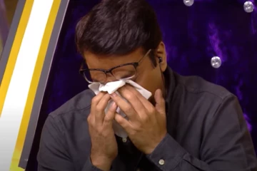 மேடையில் கண்ணீர் விட்ட எஸ்.பி. பியின் மகன்! பாடகி சித்ரா வருகையின் பின்னர் நடந்தது என்ன? ஒட்டு மொத்த அரங்கமும் சோகத்தில்!