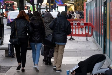 லண்டன்வாசிக்கு பிச்சையெடுக்கும் பெண்ணால் ஏற்பட்ட மோசமான வலி! நடந்தது என்ன? எச்சரிக்கை செய்தி