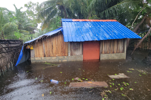 யாழ்ப்பாணத்தை புரட்டிப்போட்ட புயல் ; நீரில் மூழ்கிய நல்லூர், பறிபோன உயிர் | The Cyclone That Turned Jaffna Upside Down