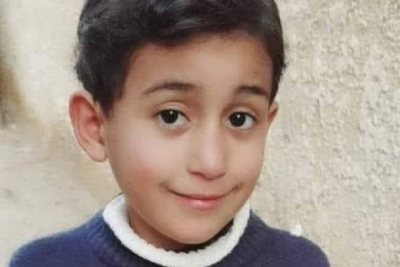 சிங்கத்தில் கூண்டில் சிறுவனின் அதிர்ச்சி செயல்... உயிரியல் பூங்காவில் பகீர் சம்பவம்