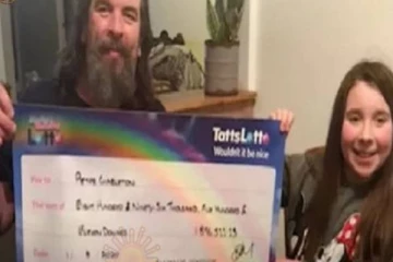 லாட்டரியில் விழுந்த 6.6 கோடி ரூபாய் பரிசு... ஏழை எளிய மக்களுக்கு கொடுத்த ஆச்சரியப்படுத்திய பெண்!