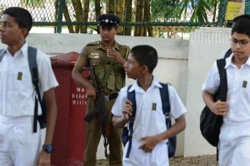 பிரபல தமிழ்ப் பாடசாலை மாணவர்கள் 16 பேர் அதிரடியாக கைது!