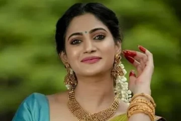 புதிய ஹேர் ஸ்டைலுக்கு மாறிய லாஸ்லியா.. எப்படி இருக்கிறார் பாருங்க