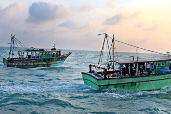 இந்திய கடற்றொழிலாளர்களின் கல்லெறித் தாக்குதல்! நால்வர் படுகாயம் | Stone Pelting Attack By Indian Fishermen