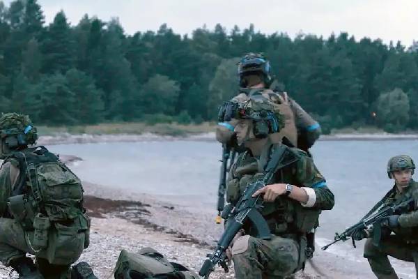 நேட்டோ பிரதேசத்திற்குள் அத்துமீறிய ரஷ்யப் பாதுகாப்புப் படையினர்... அதிகரிக்கும் பதற்றம் | Russians Cross Nato Territory நேட்டோ பிரதேசத்திற்குள் அத்துமீறிய ரஷ்யப் பாதுகாப்புப் படையினர்... அதிகரிக்கும் பதற்றம் | Russians Cross Nato Territory