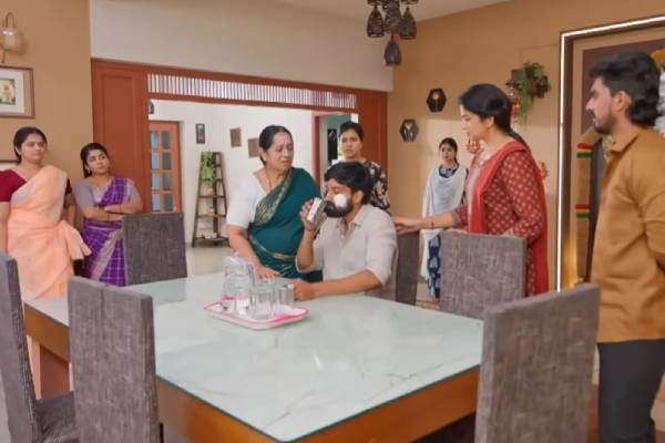 ஜனனி சொன்ன விஷயம், குணசேகரனுக்கு எதிராக விசாலாட்சி இதை செய்வாரா?... எதிர்நீச்சல் தொடர்கிறது பரபரப்பு புரொமோ | Ethirneechal Thodargiradhu Serial Promo 05 Dec