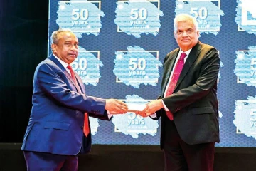 ஜனாதிபதிக்கு பரிசாக வழங்கப்பட்ட பெறுமதியான பேனா