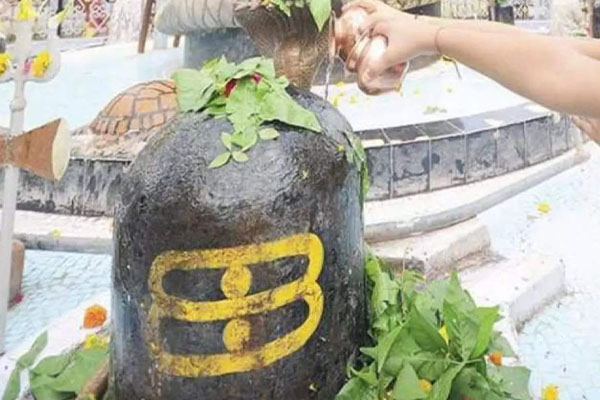 வீட்டில் இருக்கும் சுவாமி சிலைகளுக்கு கண்டிப்பாக இதை செய்யுங்கள் | Do This For Swami Statues At Home