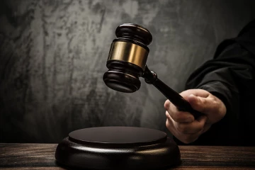 மூன்று வயது குழந்தையை விட்டு சென்ற பெண்ணுக்கு நீதிமன்றம் பிறப்பித்துள்ள உத்தரவு