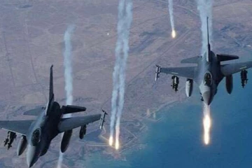 சிரியாவில் வான்வெளி தாக்குதல் - துறைமுகத்தின் மீது பல ஏவுகணைகள் வெடித்து சிதறியதாக தகவல்