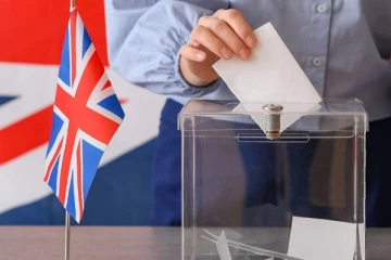 தேர்தலில் வாக்களிக்கும் வயதை குறைக்கும் இங்கிலாந்து!