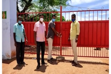 சிவகாசியில் தடையை மீறி செயல்பட்ட பட்டாசு ஆலைகளுக்கு அதிகாரிகள் சீல்