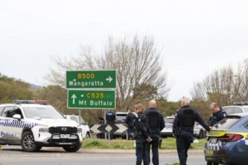 கோர விபத்தில் சிக்கிய பாடசாலை பேருந்து ; மாணவி பலி