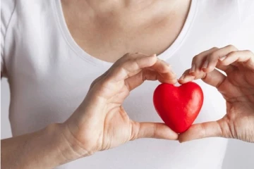 இந்த உணவுகளை சாப்பிட்டால் நெஞ்சு வலி, மாரடைப்புக்கு குட் பை சொல்லலாம்! இதயம் பலமாகும்