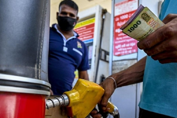 இன்று நள்ளிரவு முதல் எரிபொருள் விலை குறைப்பு! | Fuel Prices Srilanka Reduced Petrol Price