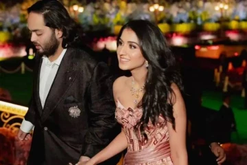 லண்டனில் தான் கல்யாணம்; இடத்தை மாற்றிய ஆனந்த் அம்பானி - என்ன காரணம்?