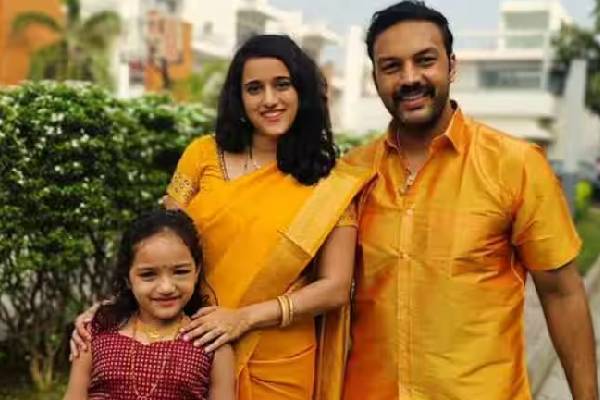 அமித்தின் மகளின் பாடலால் வியந்து போன பிக்பாஸ் வீடு! படு வைரலாகும் காணொளி | Bigg Boss Season 9 Amit Bhargav Blessed Child Song