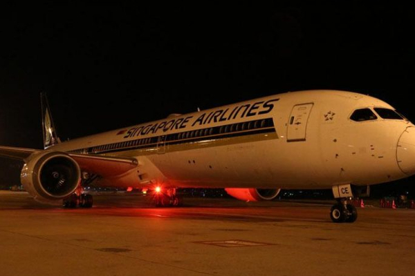 கொழும்பை வந்தடைந்த உலகின் புதிய பயணிகள் விமானம்!(Photos) | World S New Passenger Plane Arrived In Colombo