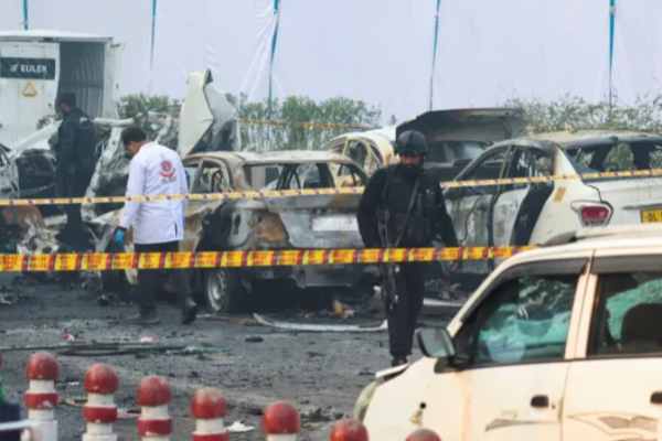 டெல்லியை உலுக்கிய குண்டு வெடிப்பு! டி.என்.ஏ. பரிசோதனையில் வெளியான தகவல் | Delhi Car Blast Case A Dna Test டெல்லியை உலுக்கிய குண்டு வெடிப்பு! டி.என்.ஏ. பரிசோதனையில் வெளியான தகவல் | Delhi Car Blast Case A Dna Test