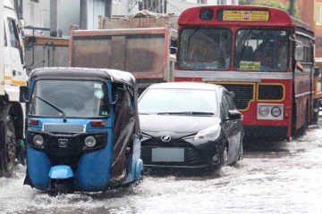 நீரில் மூழ்கிய கொழும்பின் பல வீதிகள்