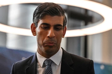 பிரதமர் ரிஷிக்கு கடும் எதிர்ப்பு: வெளிநாட்டவர்களுக்கு ஆதரவாக கைகோர்த்த அமைச்சர்களும் கல்வி நிறுவனங்களும்