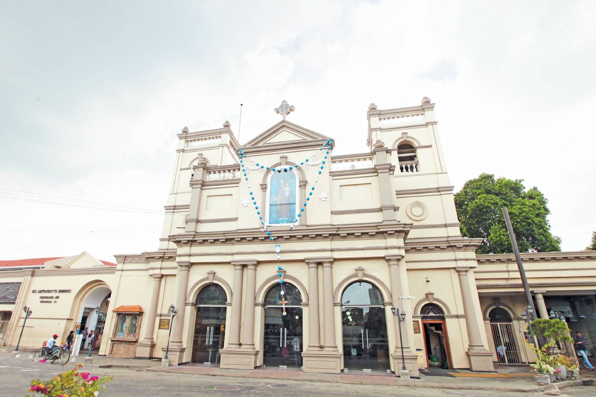 உயிர்த்த ஞாயிறு தின தாக்குதலில் உயிரிழந்தவர்களுக்காக நாடு முழுவதும் விசேட பிரார்த்தனை | Special Prayer For Those Who Died On Easter Sunday