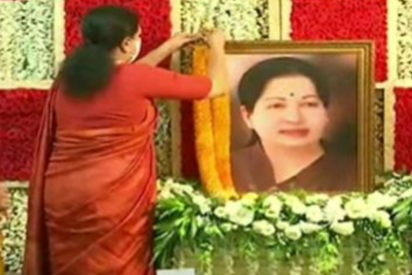 வாக்காளர் பட்டியலில் சசிகலாவின் பெயர் இல்லை: உறவினர்கள் அதிர்ச்சி | Sasikala Name Voter List Relatives Shocked