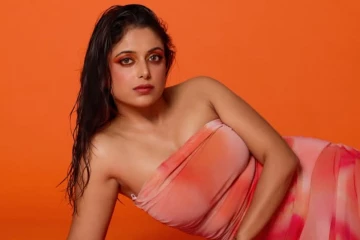 பிரபல நடிகை சினேகா பால் கவர்ச்சி போட்டோஷூட்