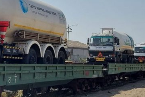 தமிழகம் வந்தடைந்த 12வது ஆக்சிஜன் ரயில்..! | Oxygencylinder Tn 12Thtrain தமிழகம் வந்தடைந்த 12வது ஆக்சிஜன் ரயில்..! | Oxygencylinder Tn 12Thtrain