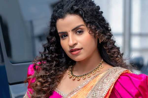 நம்ம சிவாங்கியா இது!! ஸ்டன்னிங் கிளாமர் லுக்கில் இப்படி மாறிட்டாங்க..புகைப்படங்கள் | Super Singer Sivaangi Krishnakumar Photo நம்ம சிவாங்கியா இது!! ஸ்டன்னிங் கிளாமர் லுக்கில் இப்படி மாறிட்டாங்க..புகைப்படங்கள் | Super Singer Sivaangi Krishnakumar Photo