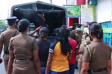 விபசார விடுதியில் சிக்கிய யுவதிகள்