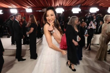 சிறந்த நடிகைக்கான ஒஸ்கார் விருதை வென்ற முதல் ஆசிய பெண்!